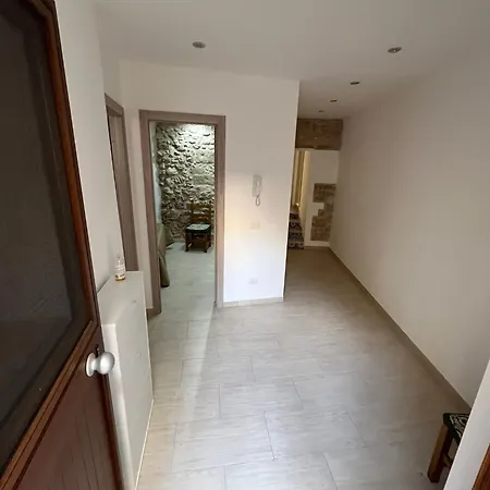 Le Casette Nel Cortile * シャッカ